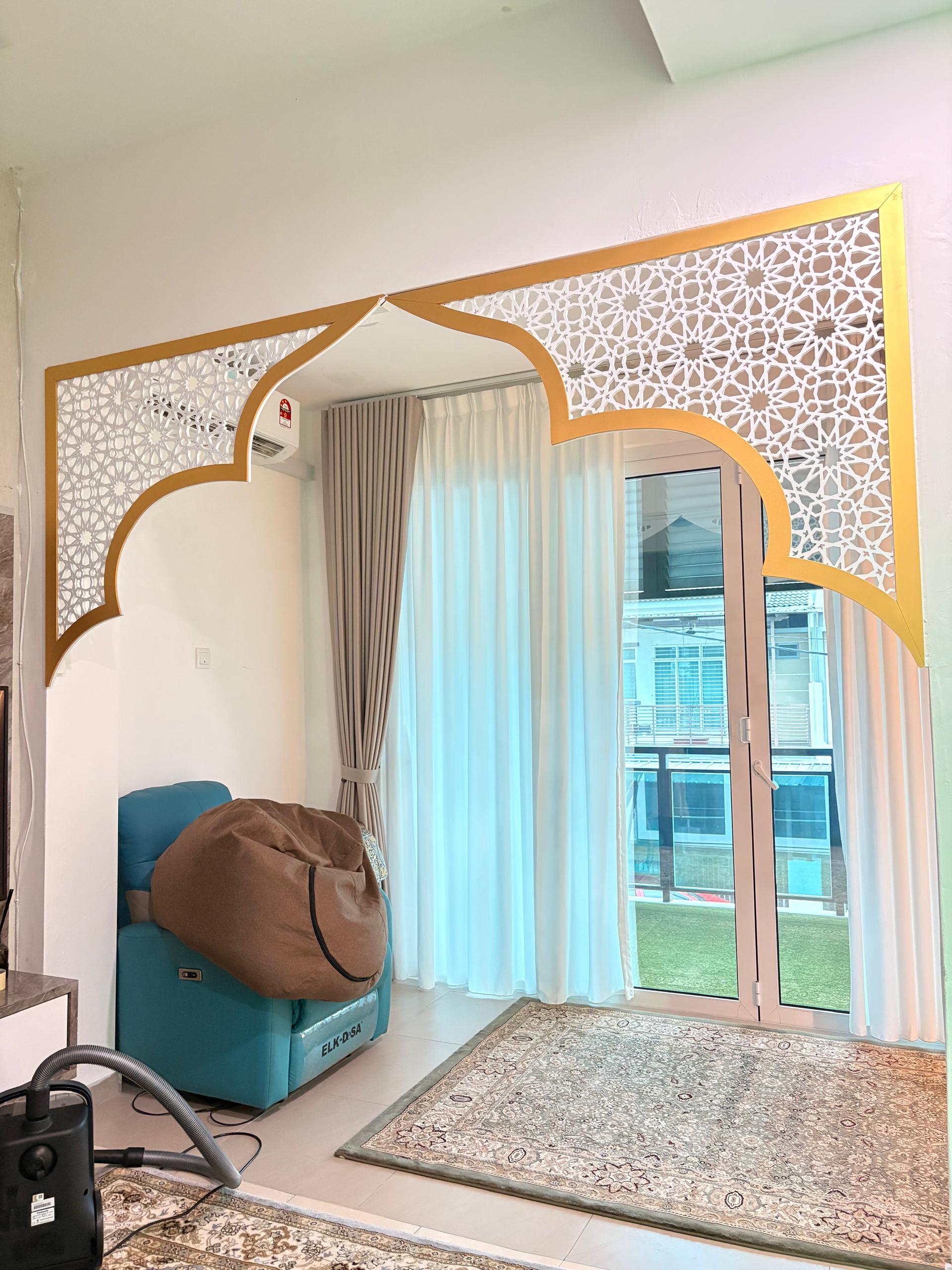 Arabesque Star Divider Arch